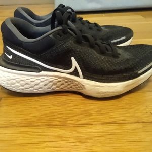Nike ZoomX Invincible Run Flyknit